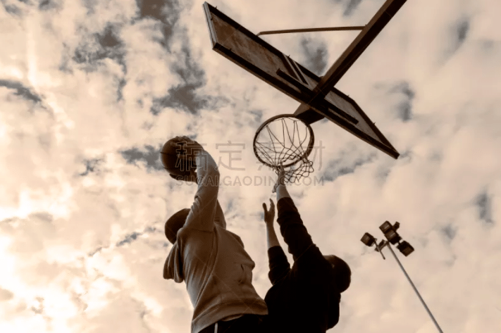 揭秘全球最古老的博彩游戏：从古代骰子到现代轮盘。（探秘博彩起源：从古代骰子演变至现代轮盘）